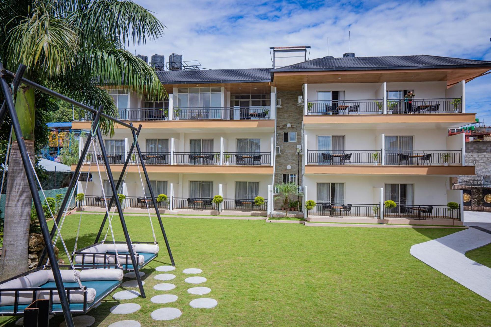 Majestic Lake Front Hotel & Suites Pokhara Kültér fotó