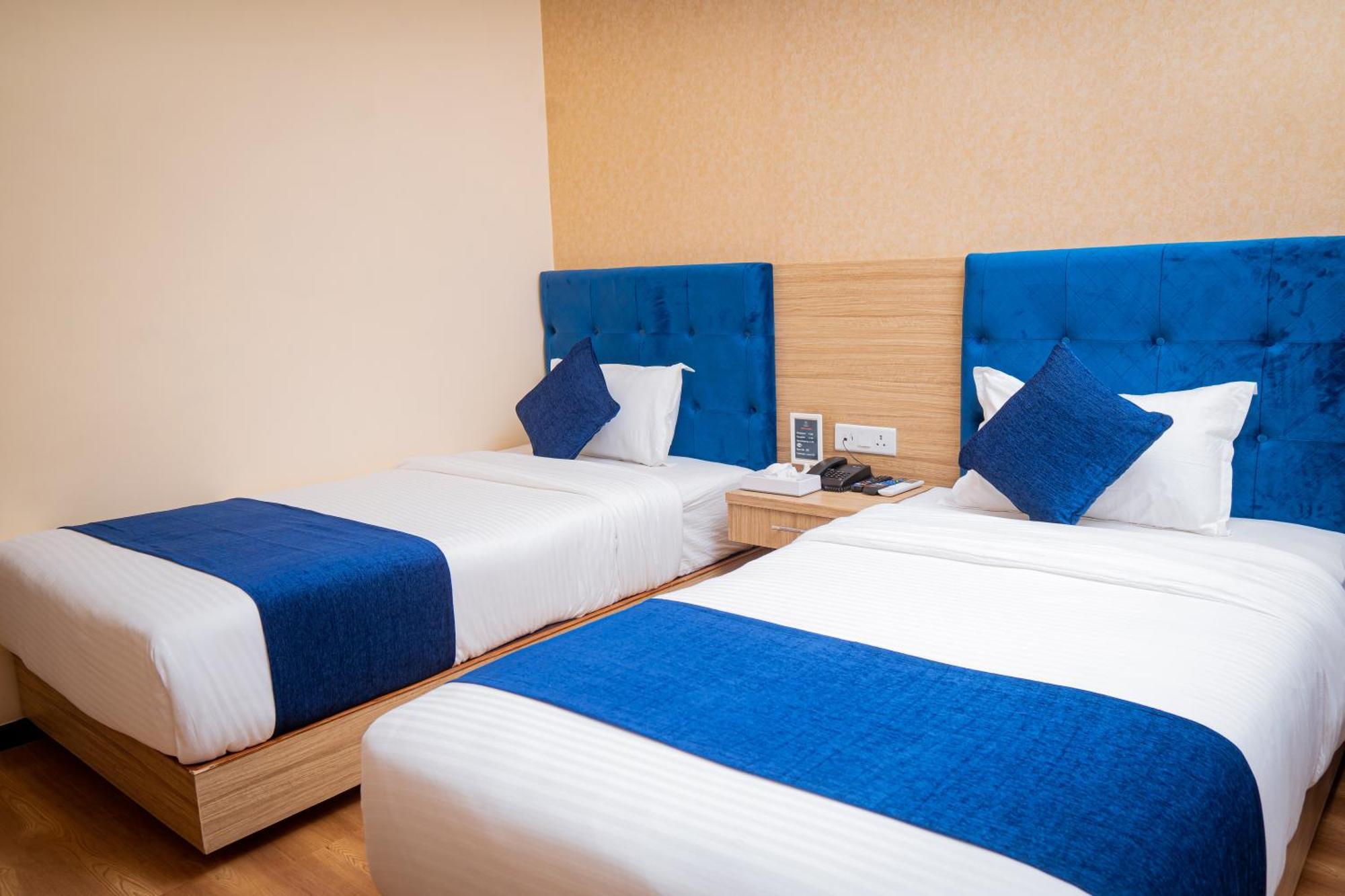 Majestic Lake Front Hotel & Suites Pokhara Kültér fotó