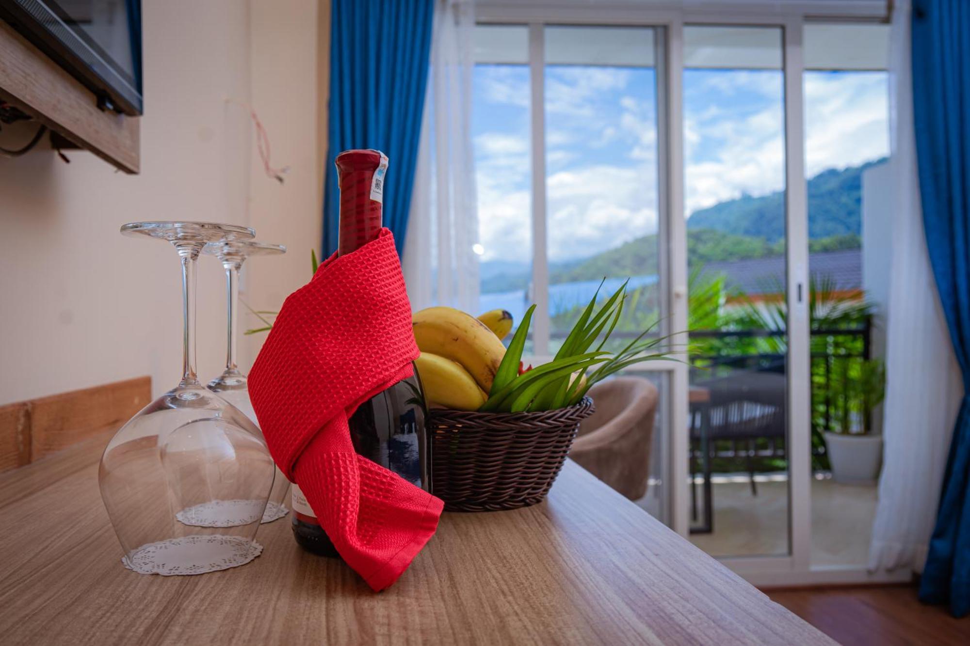 Majestic Lake Front Hotel & Suites Pokhara Kültér fotó
