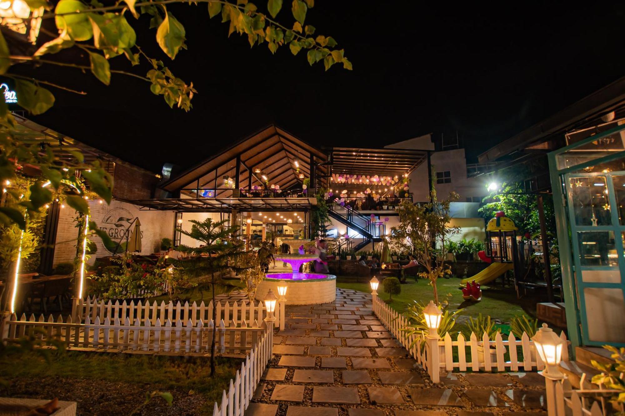 Majestic Lake Front Hotel & Suites Pokhara Kültér fotó
